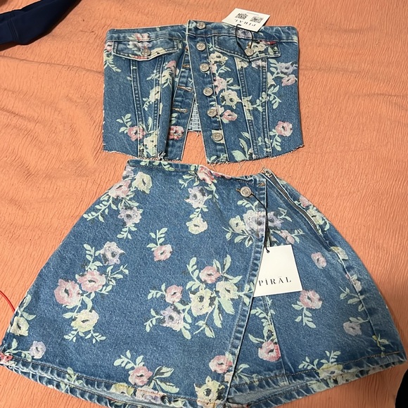 FLOWER PRINT DENIM SET (tags are off now, worn once) - Picture 3 of 8